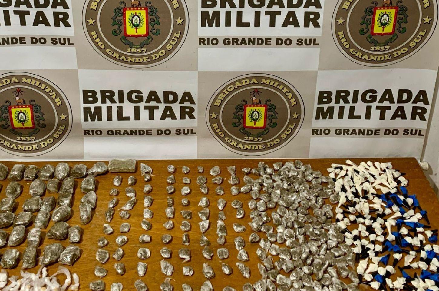 BM apreende cerca de 500 porções de drogas e prende homem por tráfico em Cidreira