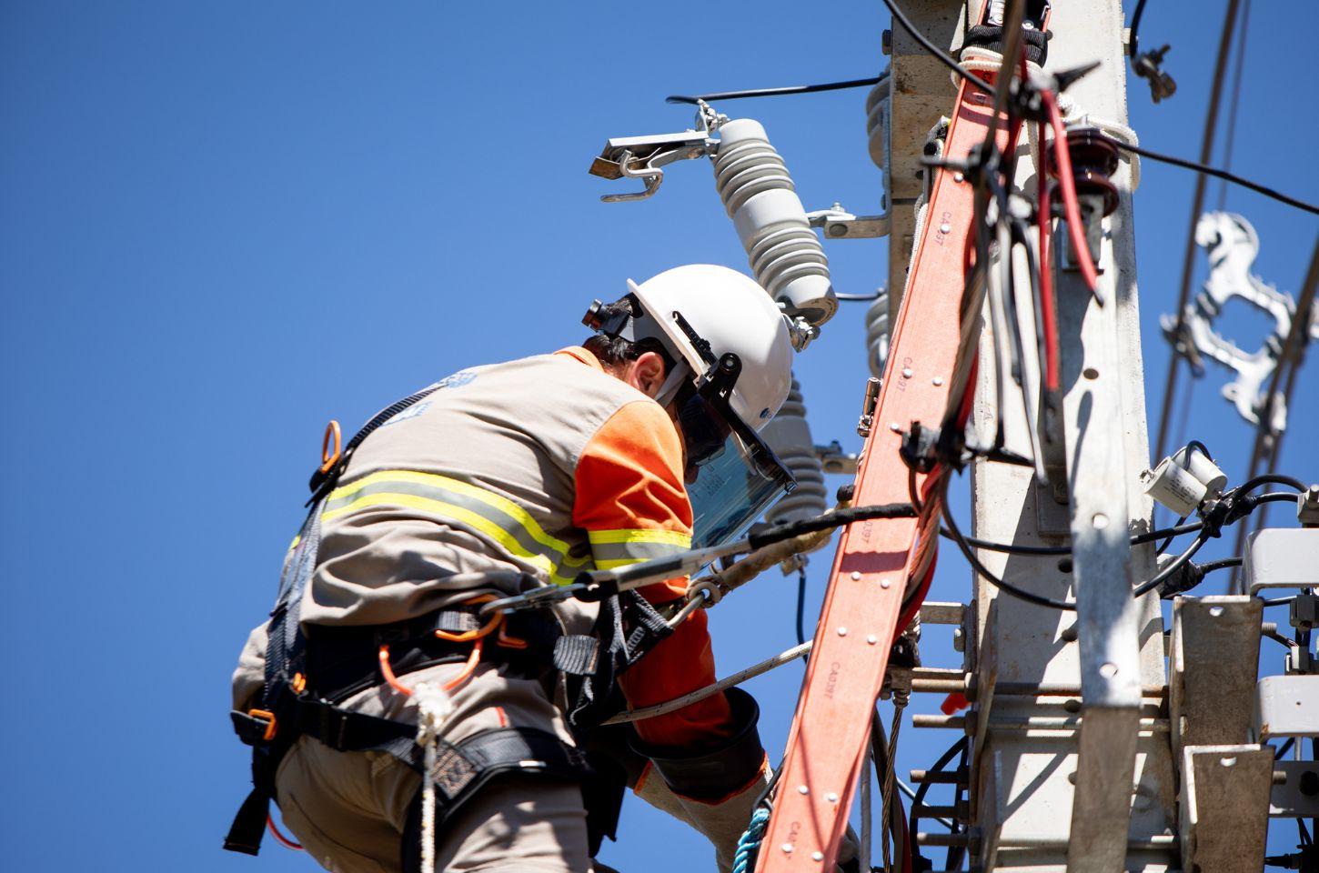 CEEE Equatorial investe mais de R$ 2,4 milhões com obras de renovação e automação da rede em Tramandaí e Imbé