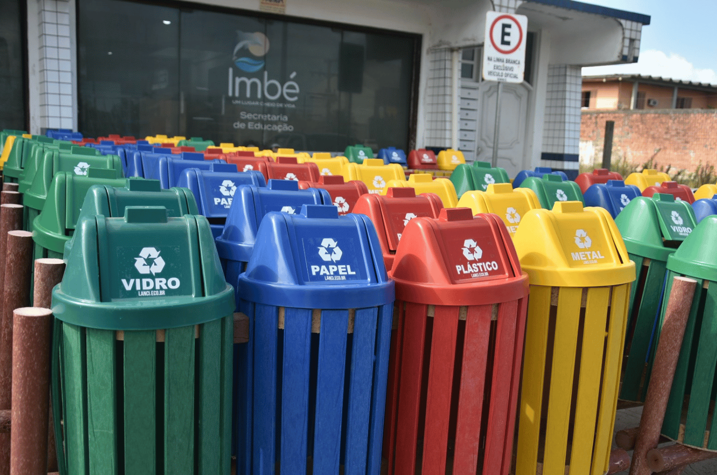 IMBÉ: SMED adquire lixeiras ecológicas