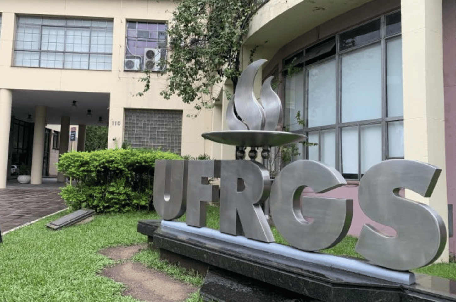 UFFS abre 600 vagas para curso de pós-graduação (gratuito) a profissionais da educação da rede pública