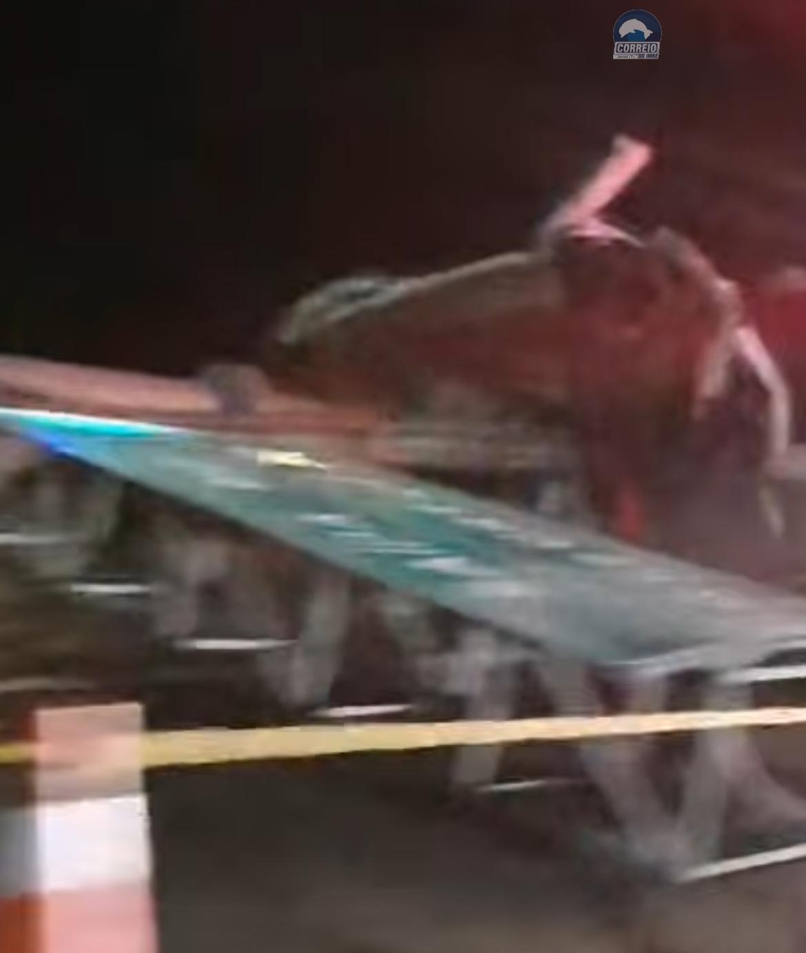 Acidente na Freeway deixa duas pessoas mortas