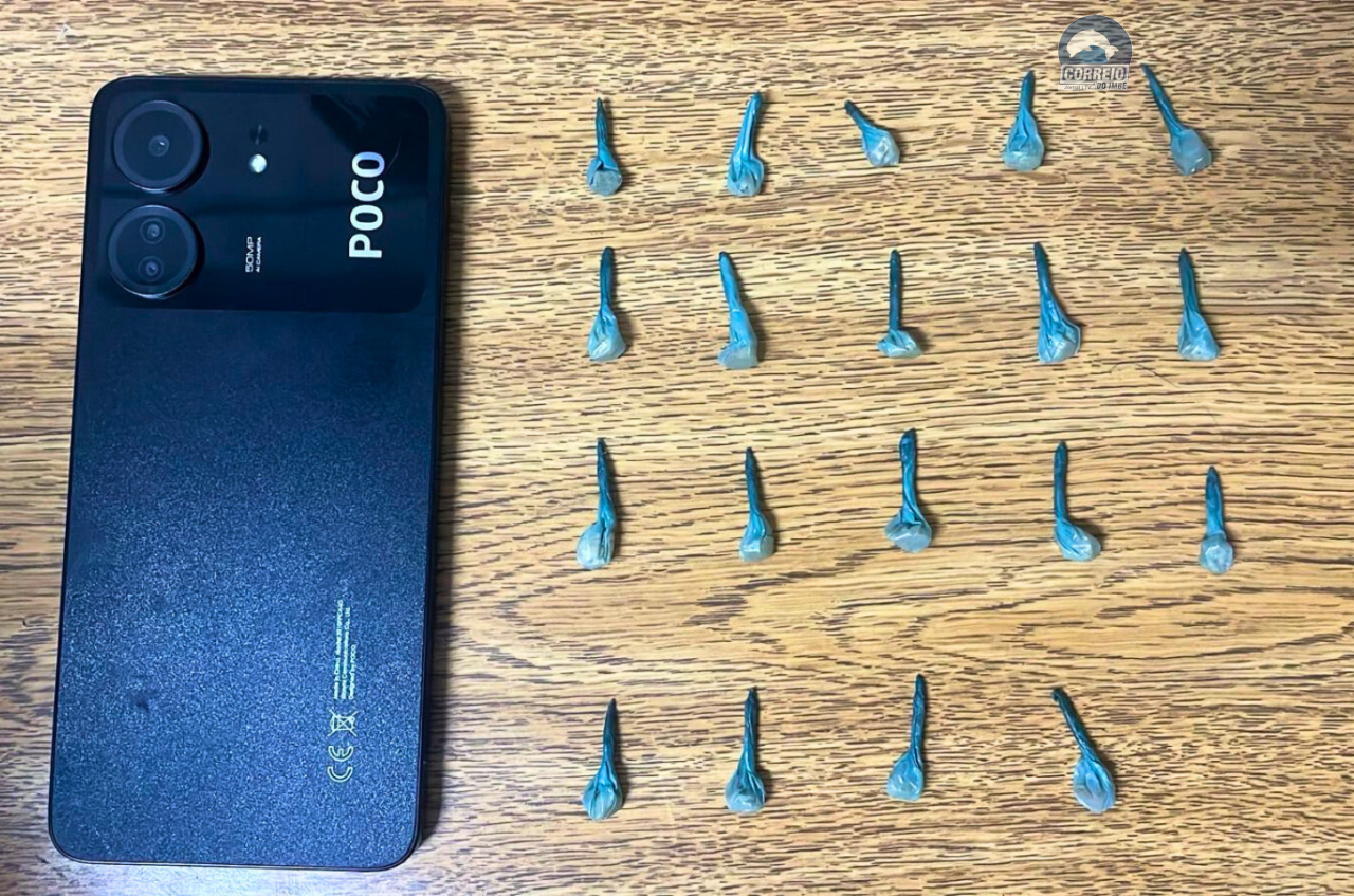 Homem é detido com 19 pedras de crack após tentar fugir e resistir à prisão.