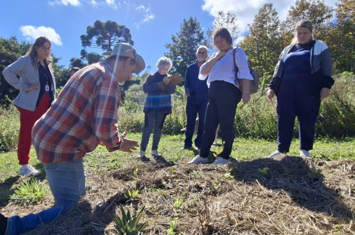 SECRETARIA DE AGRICULTURA, PECUÁRIA E PESCA, JUNTAMENTE COM EMATER E ASSOCIAÇÃO OSÓRIO RURAL REALIZAM DIA DE CAMPO E ROTEIRO DE TURISMO RURAL