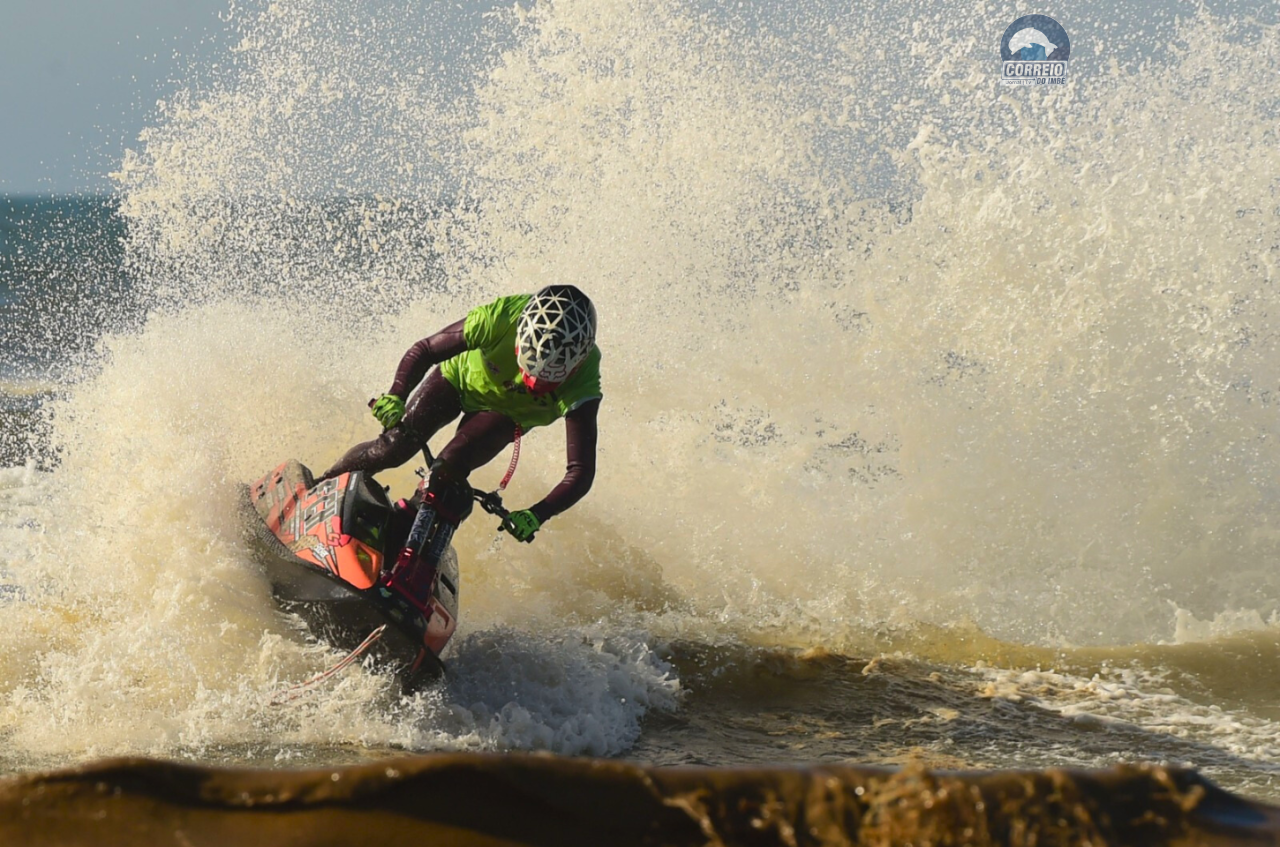 Xangri-Lá vibra com a adrenalina do Campeonato Sul-Americano Krash Jet Waves