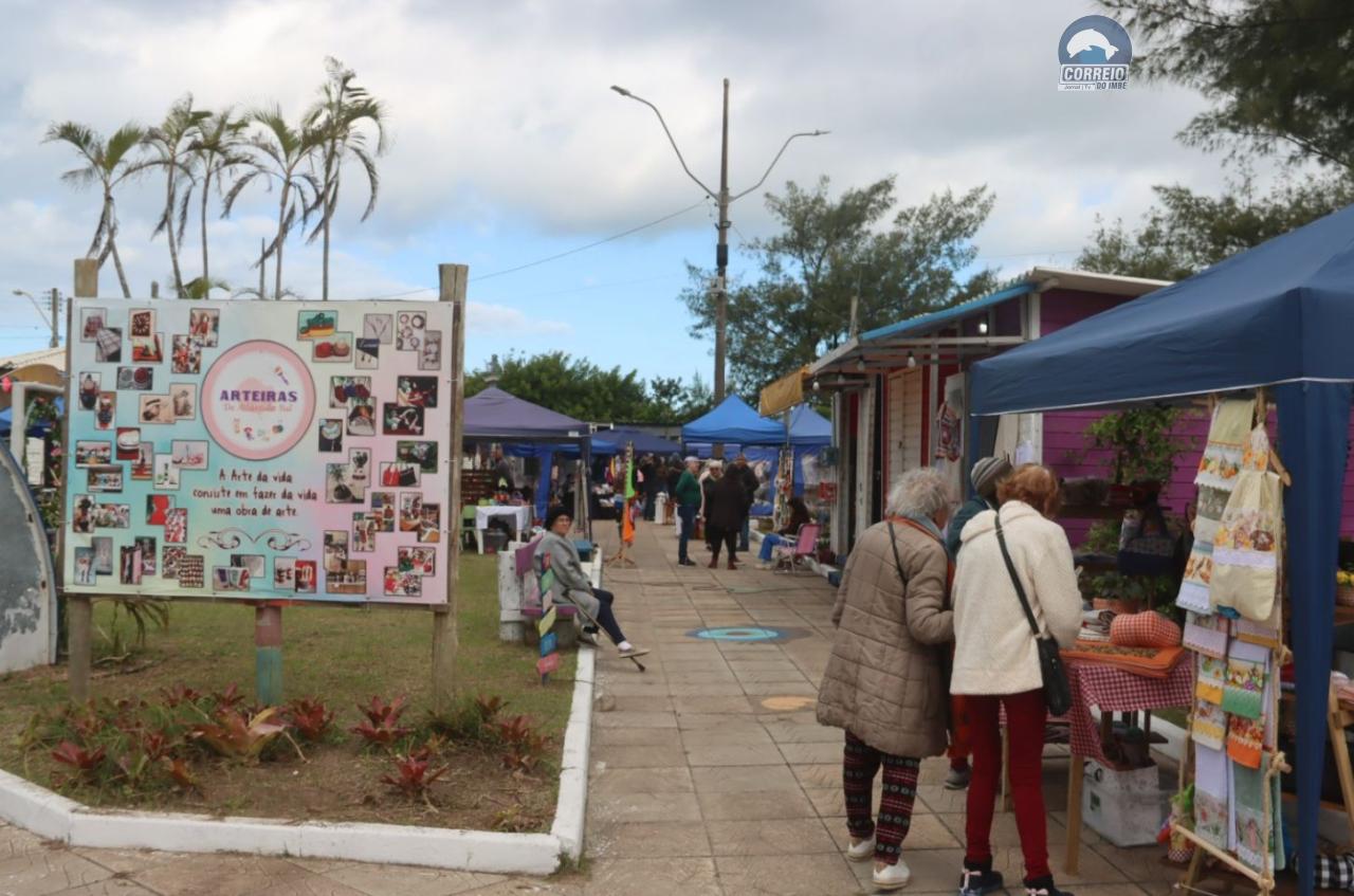 2ª Feira de Artesanato de Atlântida Sul reúne 40 bancas com artesãos do litoral