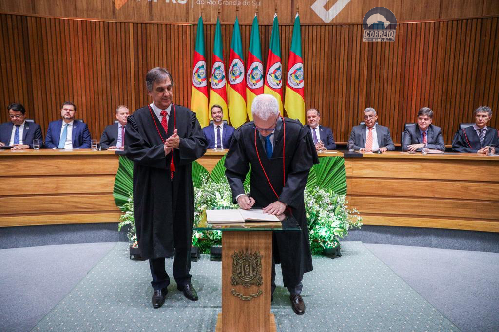 ALEXANDRE SALTZ É RECONDUZIDO AO CARGO DE PROCURADOR-GERAL DE JUSTIÇA PARA O BIÊNIO 2025-2027