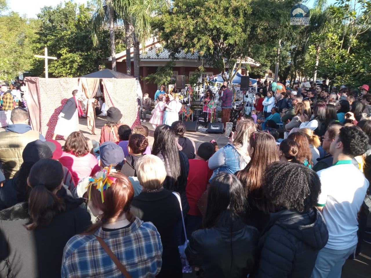 Brique das Carretas promove arraial com exposição, teatro, dança, show e atrai grande público