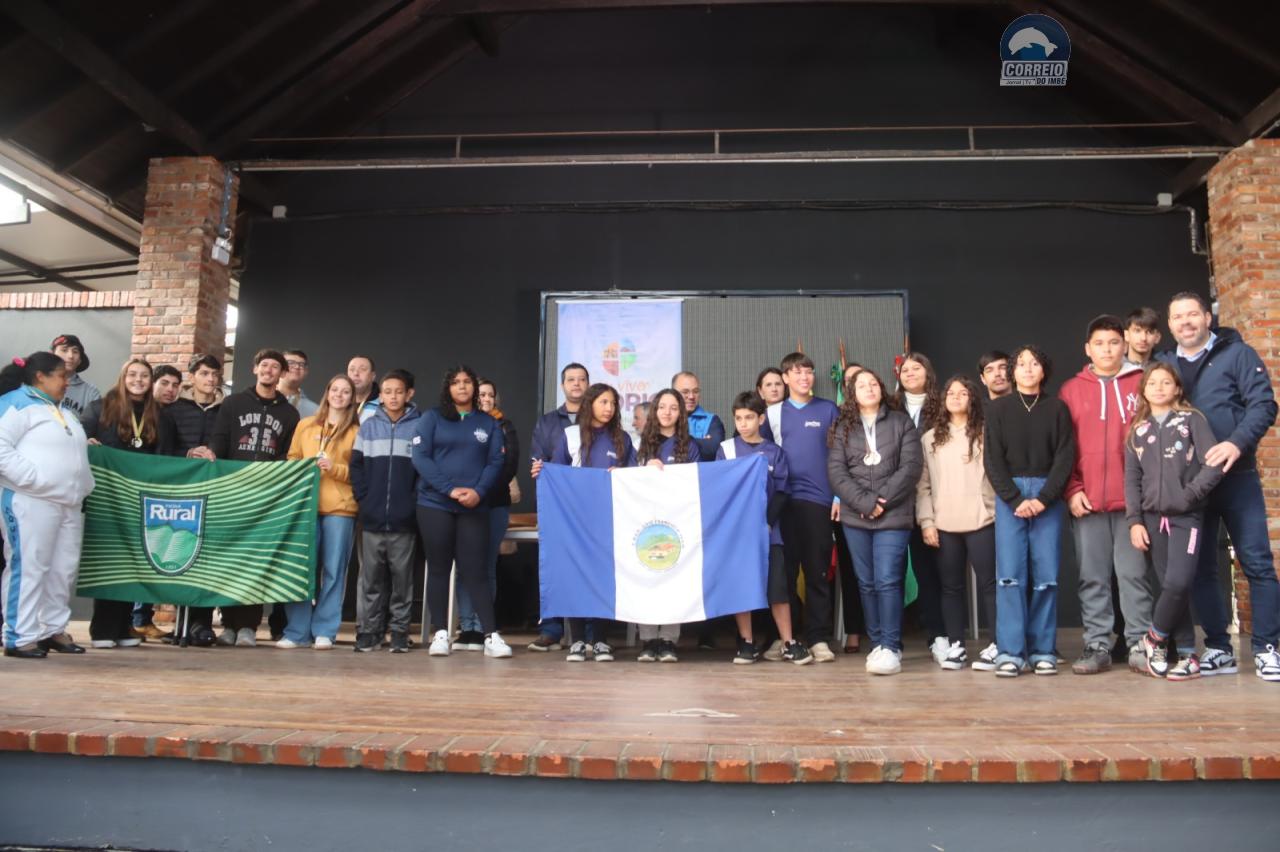Cerimônia premia as melhores equipes dos Jogos Escolares de Osório