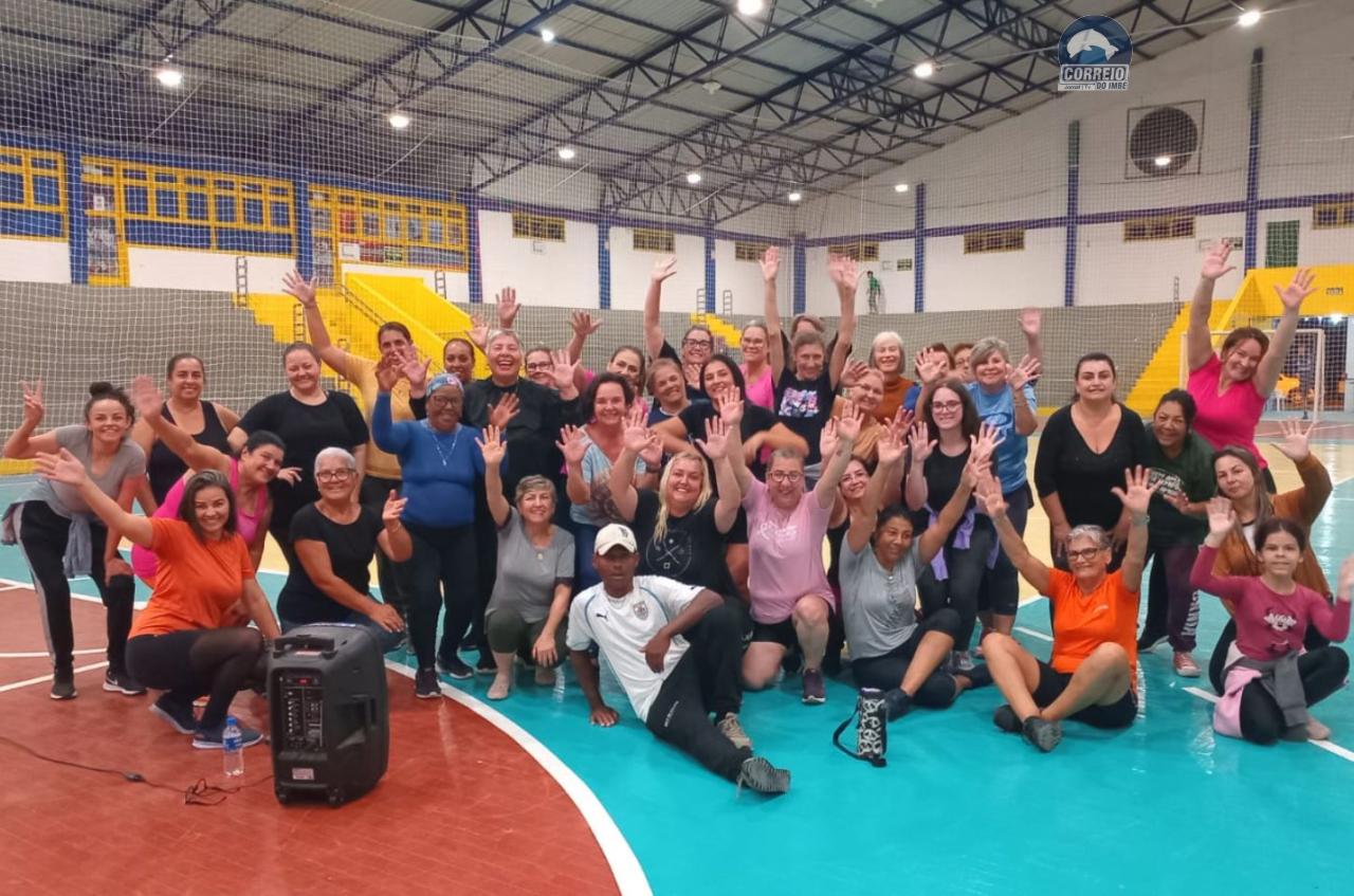 Terça é dia aula de zumba gratuita no Ginásio Municipal Engenheiro Floreal Sala