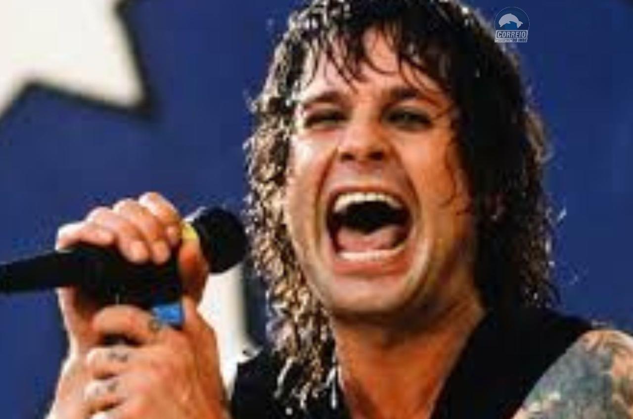 Ozzy Osbourne, cantor do Black Sabbath e pioneiro do heavy metal, morre aos 76 anos