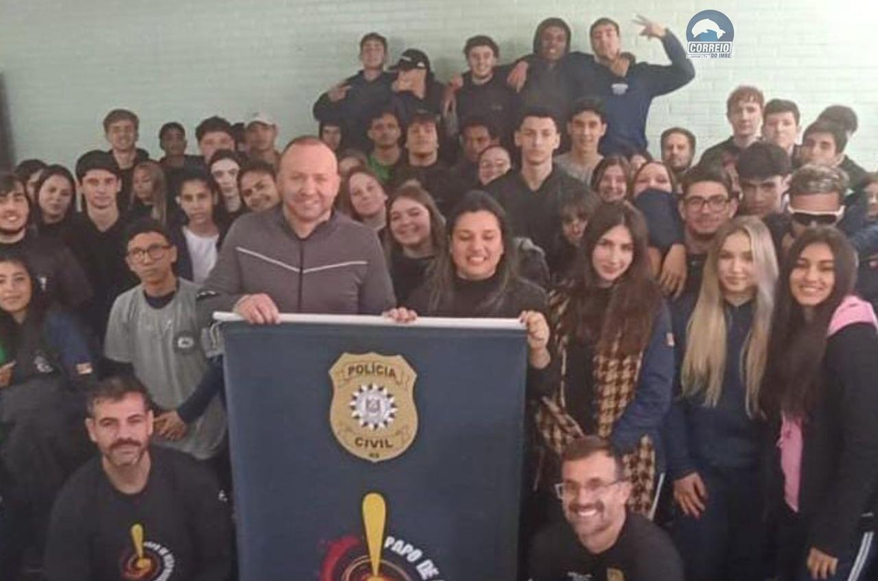 PAPO DE RESPONSA NA ESCOLA ESTADUAL DE ENSINO FUNDAMENTAL E MEDIO JORGE LACERDA, EM TORRES – RS