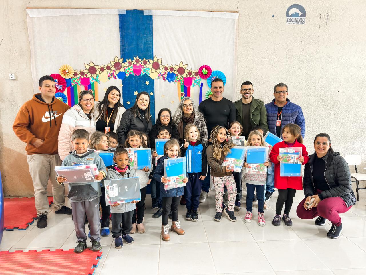 Prefeitura de Cidreira entrega kits escolares a mais de 2 mil alunos e anuncia melhorias para 2026