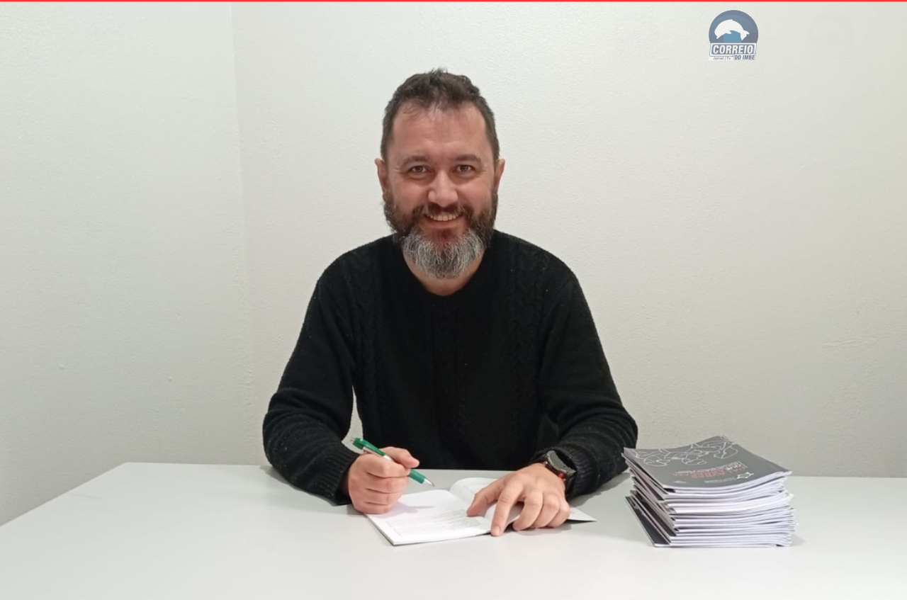 Professor e divulgador científico lança 2ª edição do livro 'Física para Apressados'