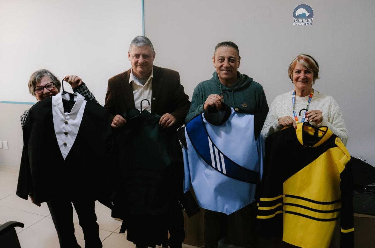 Secretaria de Educação de Tramandaí realia entrega de 30 novos uniformes para bandas de escolas municipais