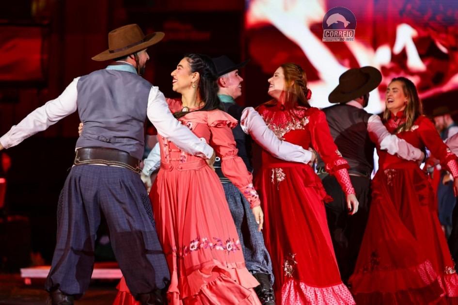 Ópera Gaúcha reuniu emoção e tradição na abertura da 48ª Expointer 2025