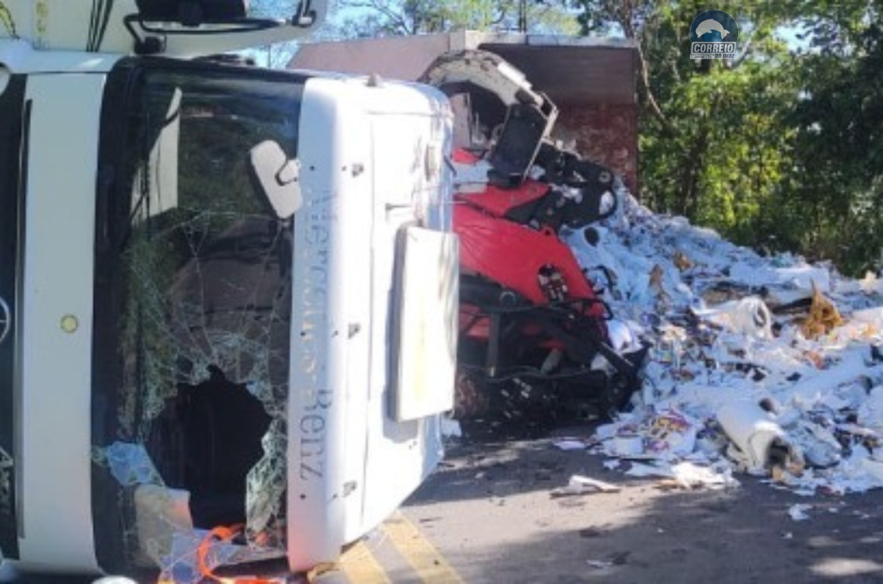 Caminhão tomba na ERS-020