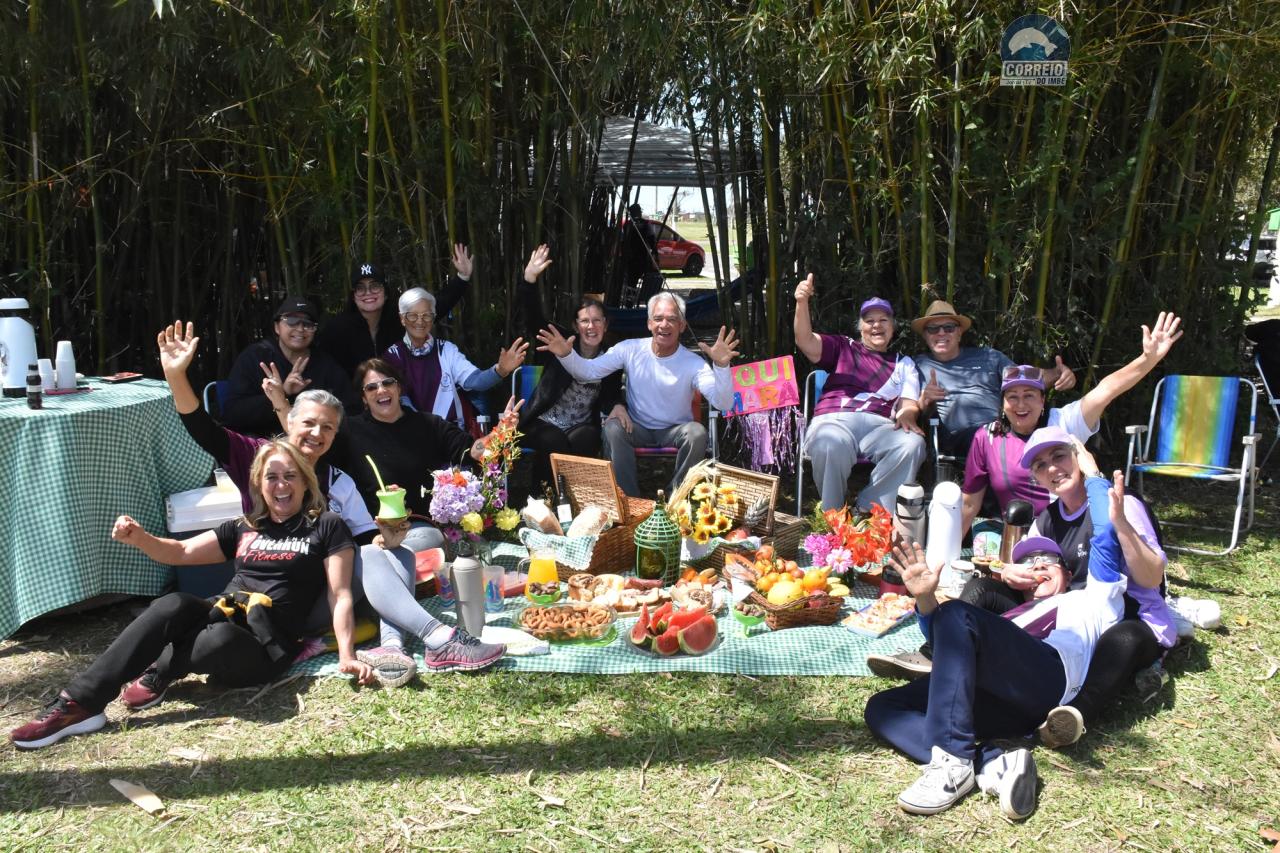 PIQUENIQUE ANIMOU O SÁBADO DOS PARTICIPANTES DO PROGRAMA SÁBIA IDADE – VIVER SEM LIMITES