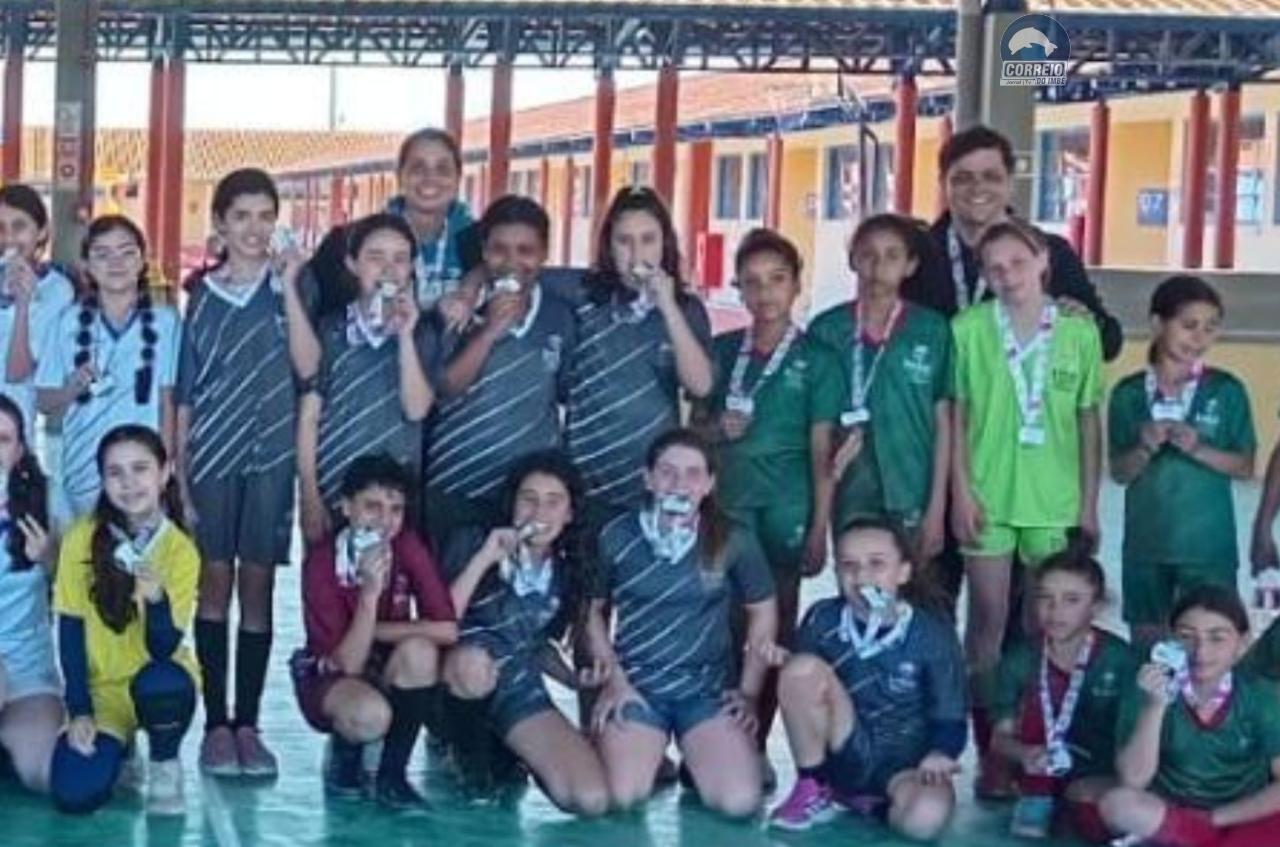 EMEF Manoel Mendes vence etapa de handebol feminino no JIMI