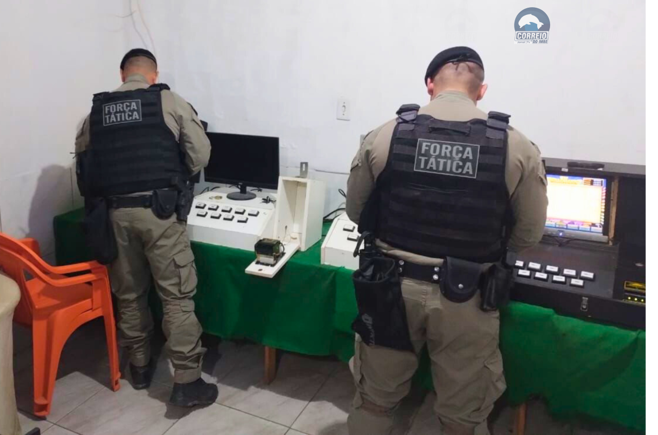 Força Tática e Rocam apreendem máquinas de jogos de azar em bar de Imbé