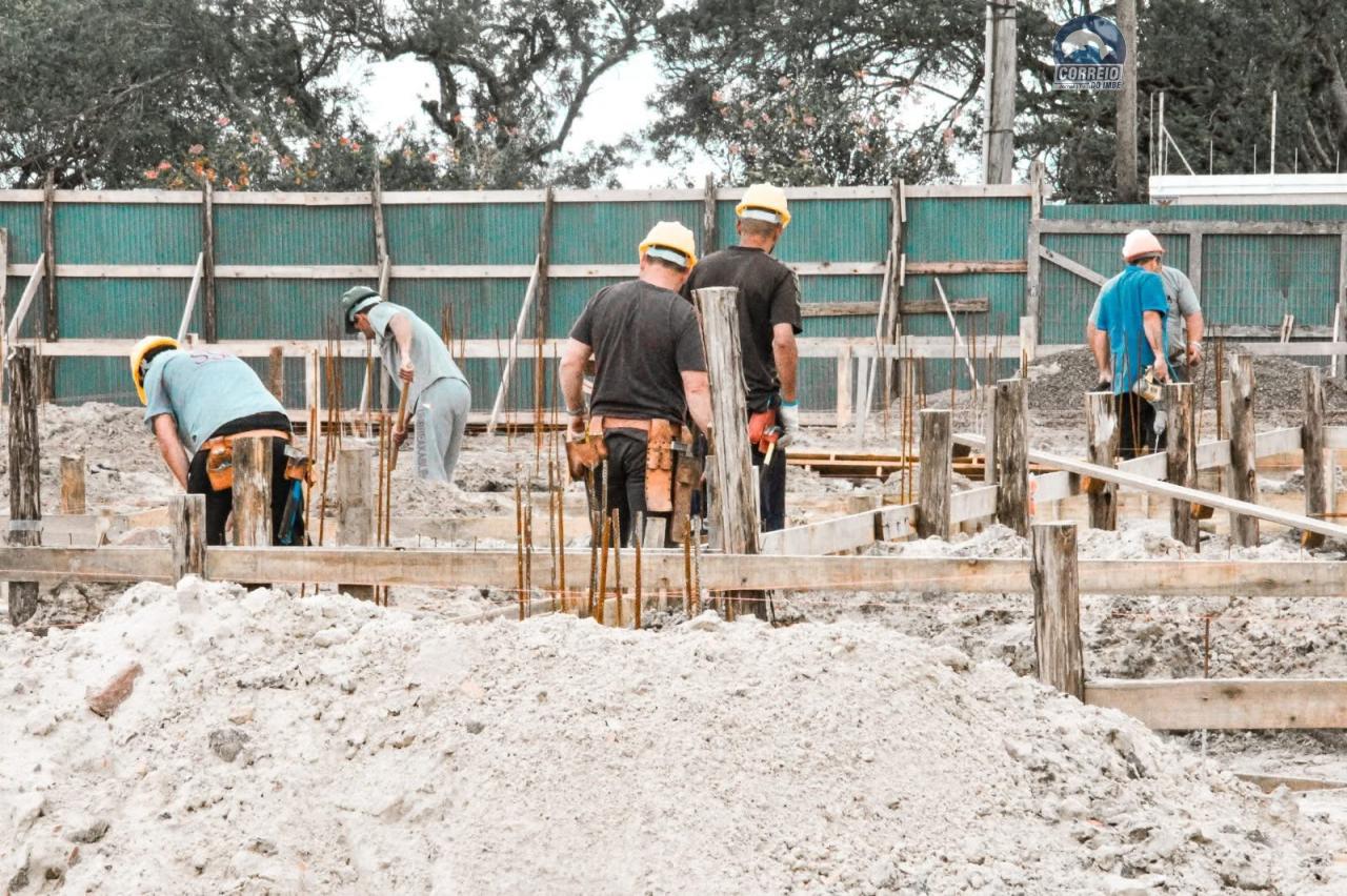 OBRAS DA NOVA USF CENTRO I E II ESTÃO EM ANDAMENTO Em IMBÉ