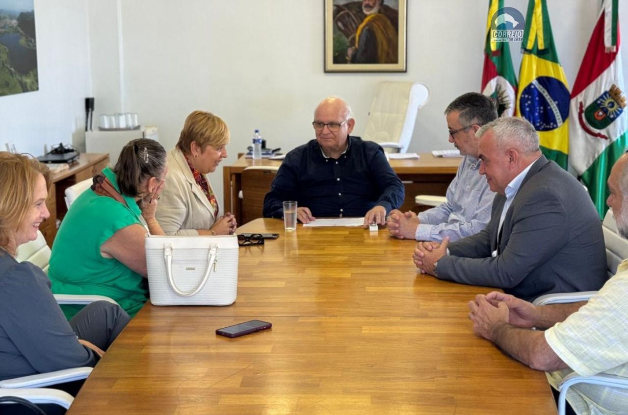 Prefeito de Osório se reúne com representantes do Estado para tratar sobre a possível implantação do setor de oncologia no hospital e questões de saúde no município