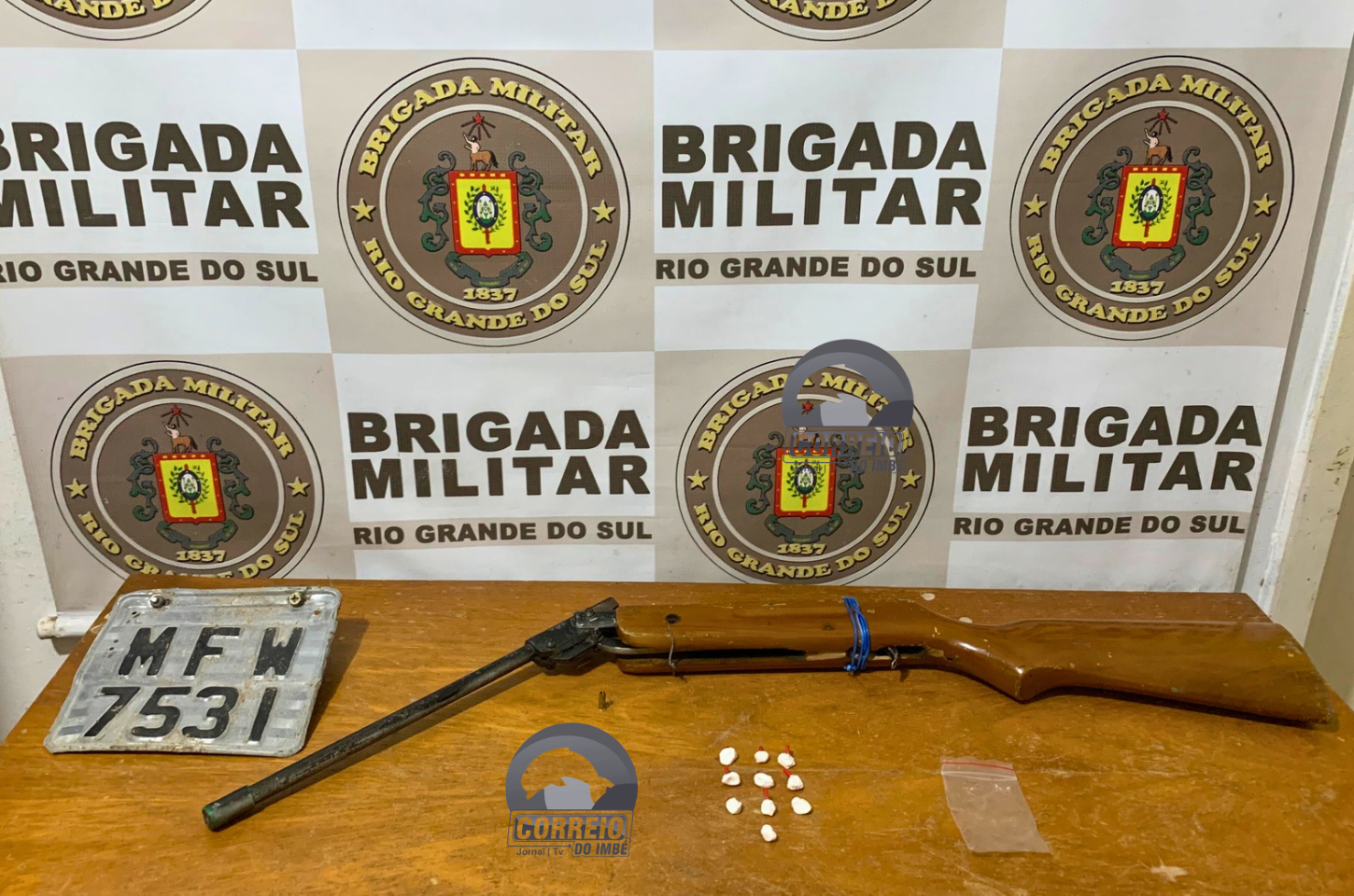 🚨 Adolescente é apreendido com drogas e espingarda em Balneário Pinhal
