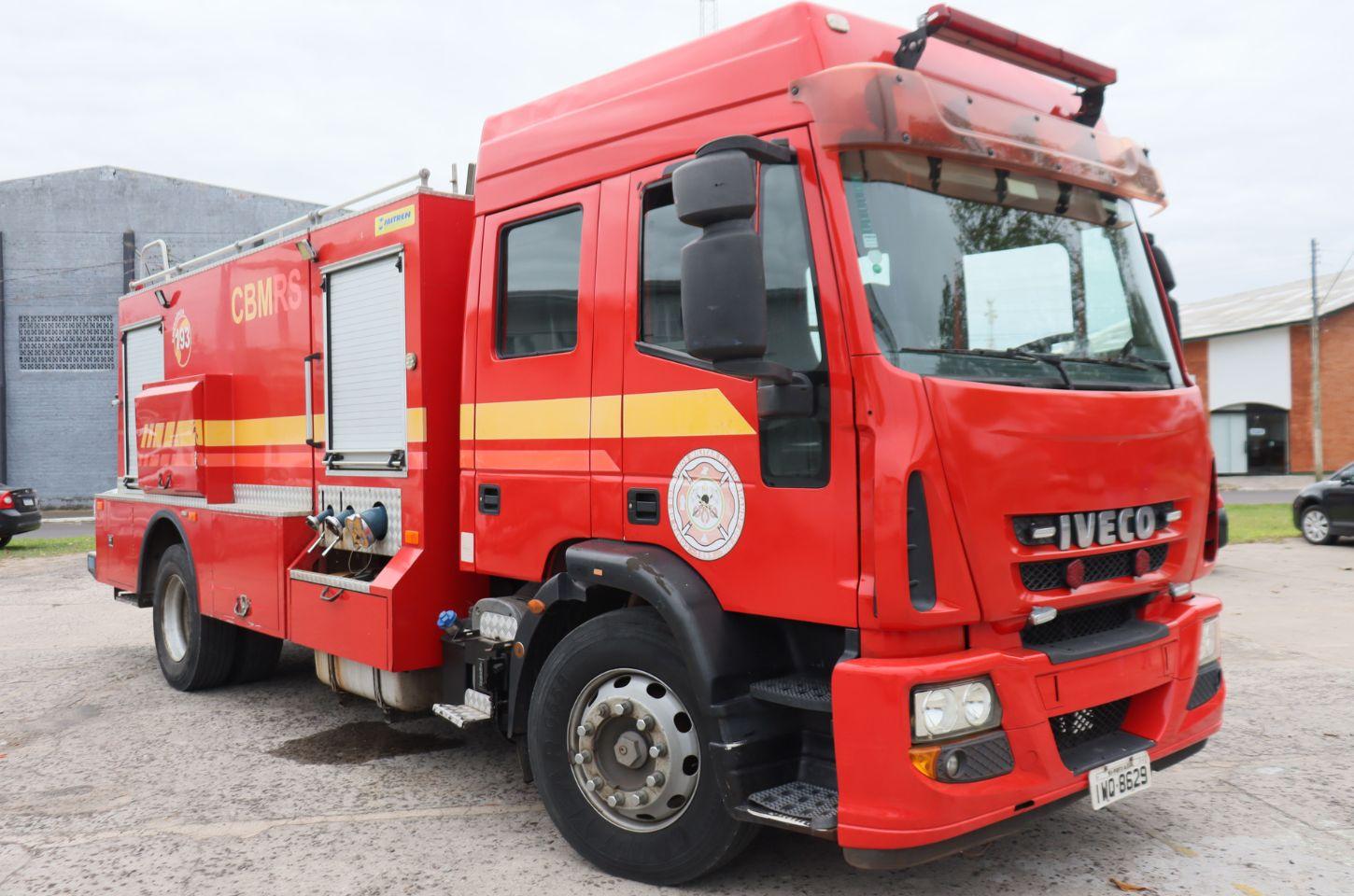 Corpo de Bombeiros  de Arroio do Sal ganha novo caminhão ampliando capacidade de atendimentos