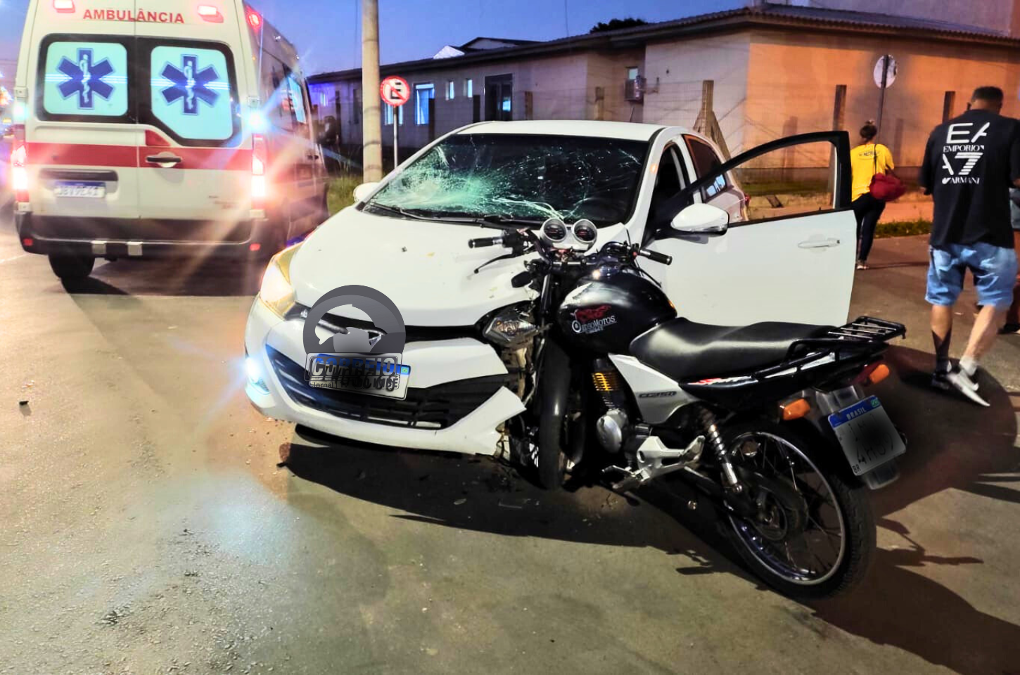 Motociclista fica ferido em acidente no centro de Tramandaí