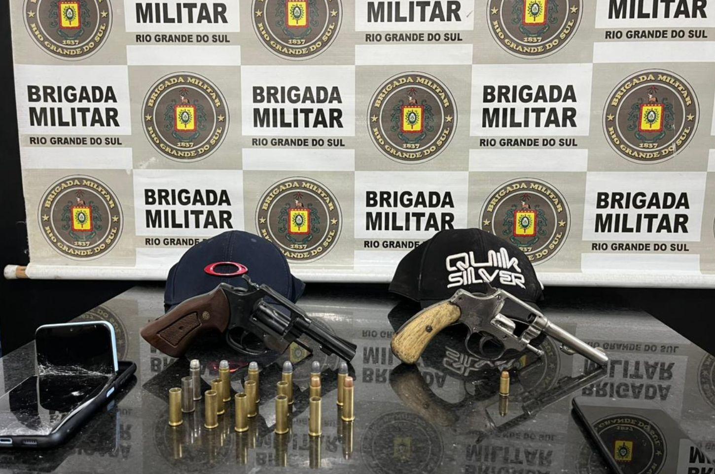 BM prende dois homens, apreende menor e retira duas armas das ruas em Tramandaí