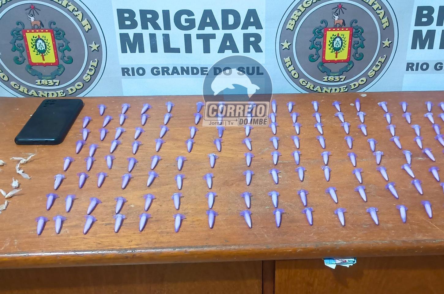 🚨 Homem é preso por tráfico de drogas durante ação da Força Tática em Cidreira