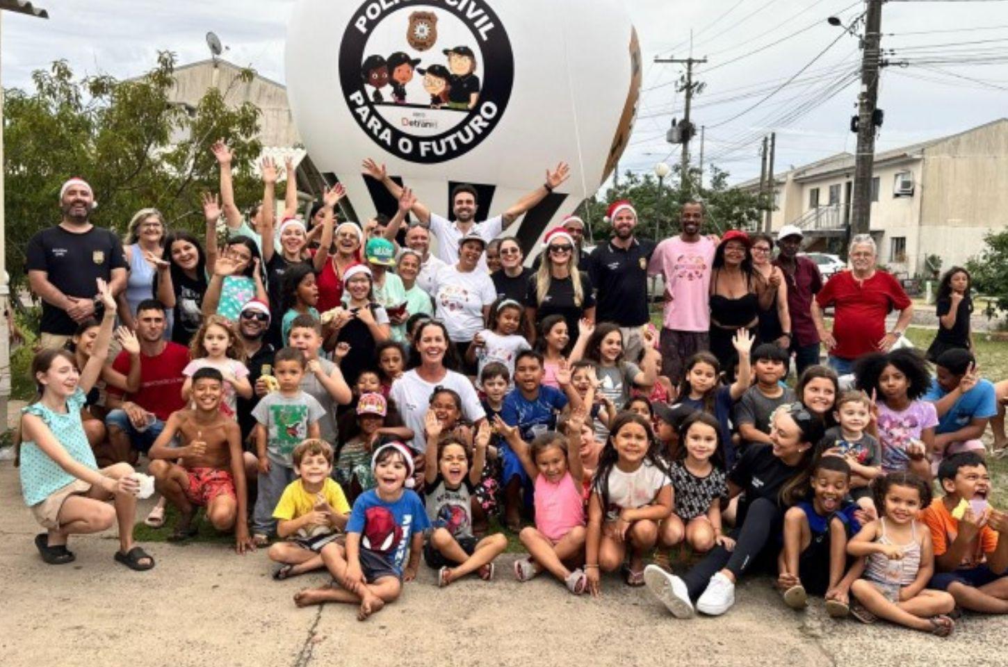 Polícia Civil promove ações de Natal com distribuição de brinquedos no litoral norte
