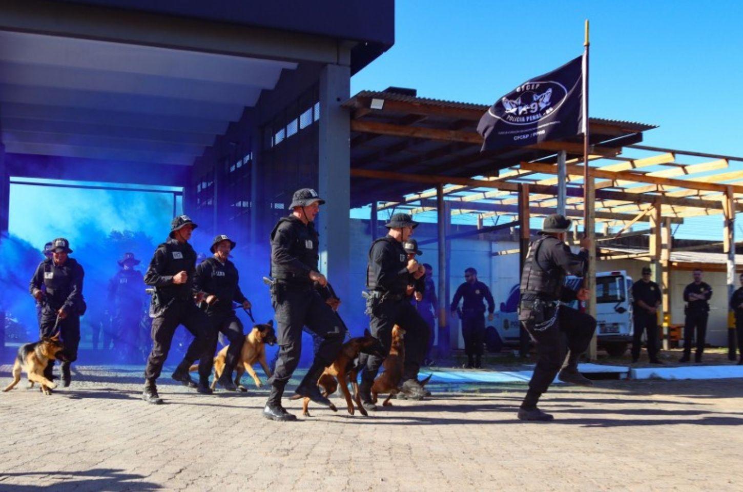 Polícia Penal forma novos agentes em curso sobre intervenção prisional com o uso de cães
