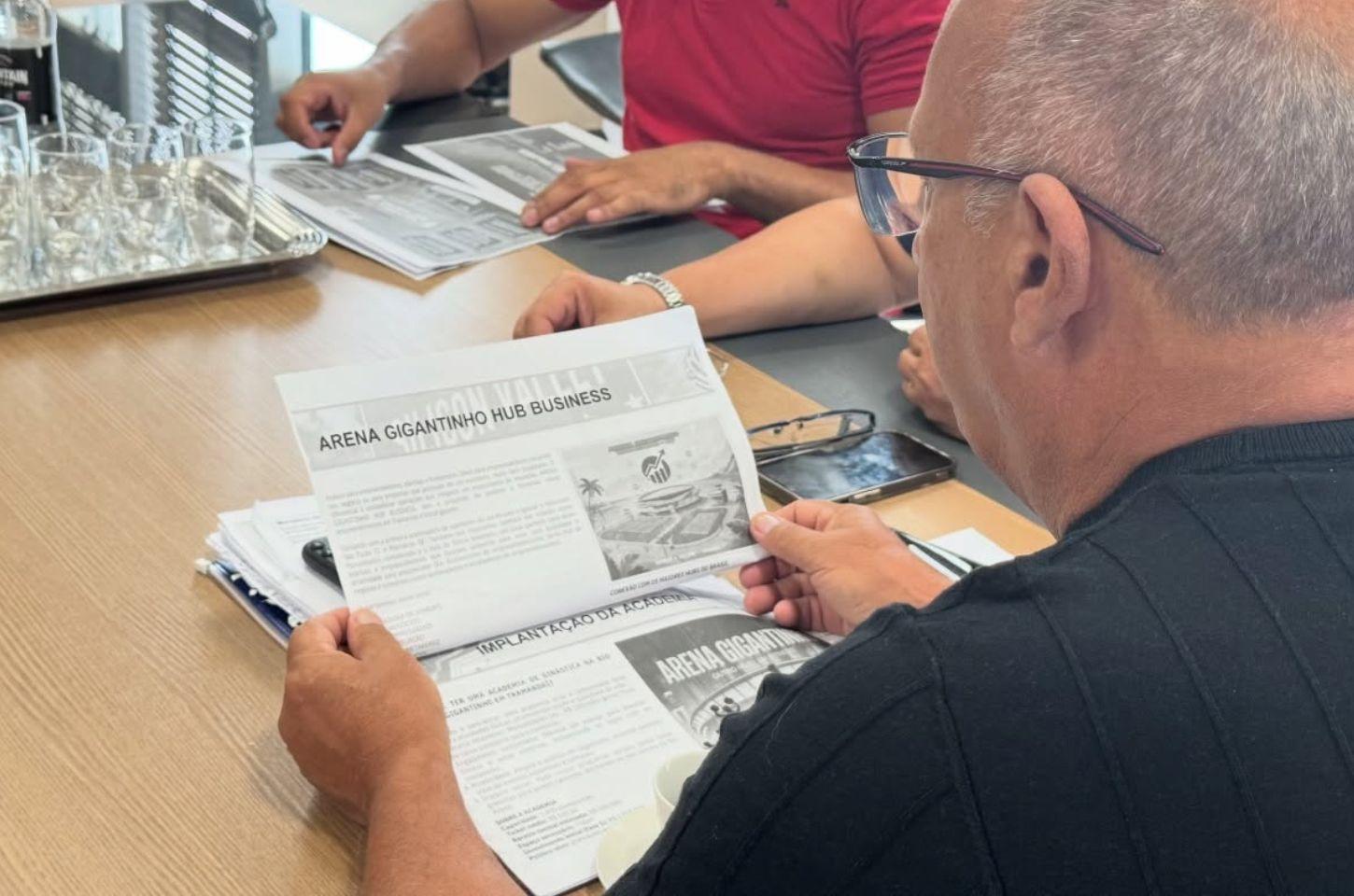 🏢 Prefeito Juarezinho e Vice-Prefeito Claudiomir recebem proposta de revitalização do Ginásio Gigantinho