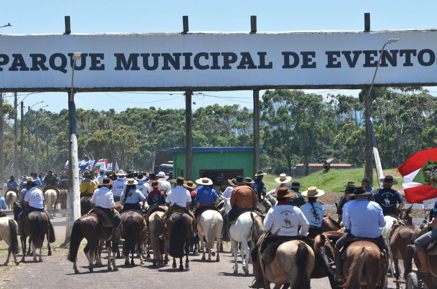 40ª Cavalgada do Mar chega a Imbé nesta segunda