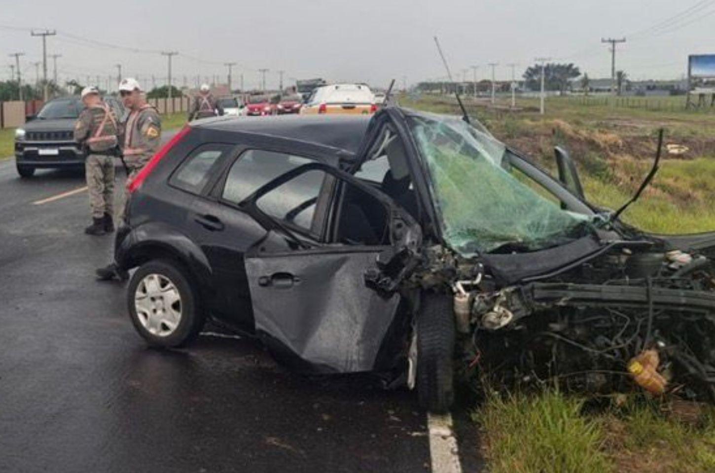 Acidente na ERS-389 em Xangri-Lá deixa quatro pessoas feridas e provoca bloqueio parcial da rodovia