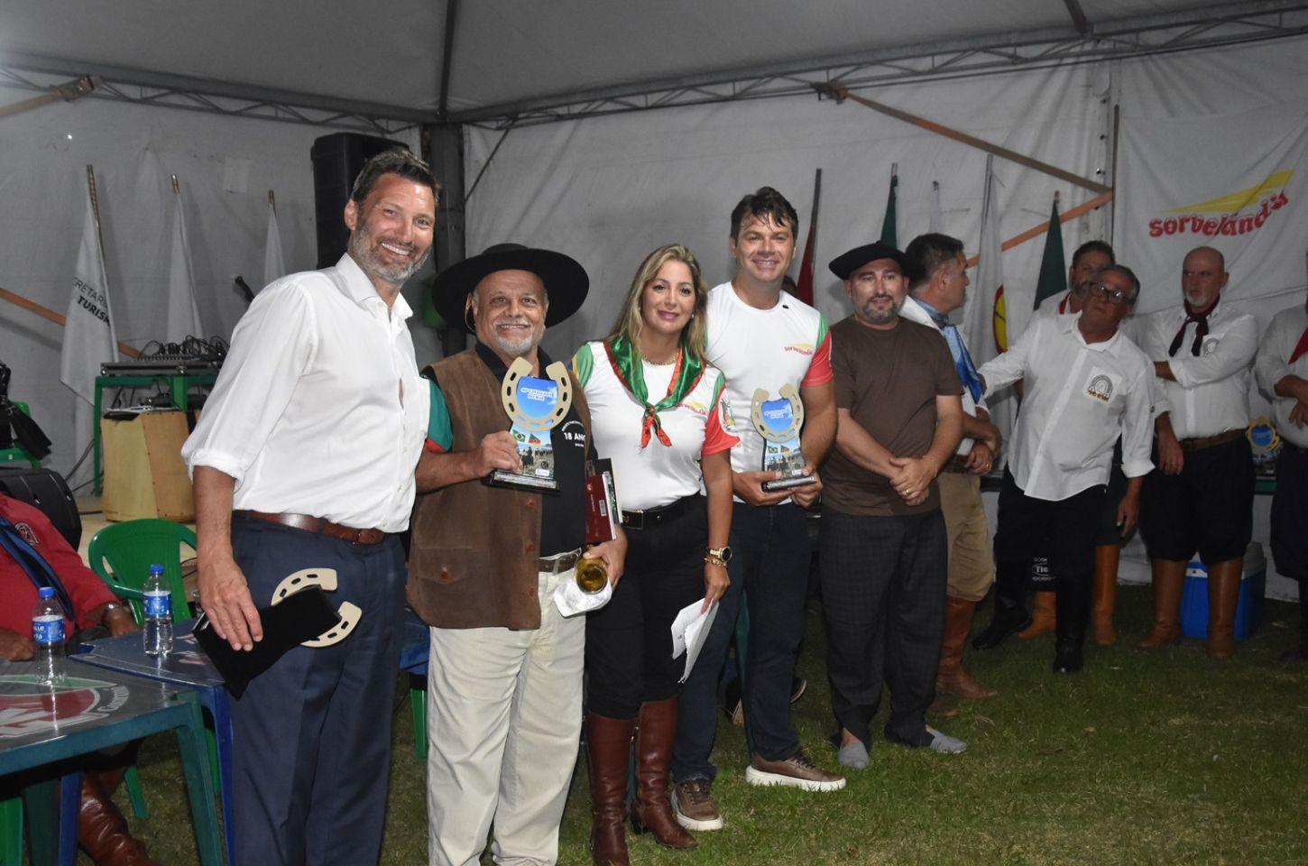 Comando da 40ª Cavalgada do Mar realiza tradicional jantar em Imbé