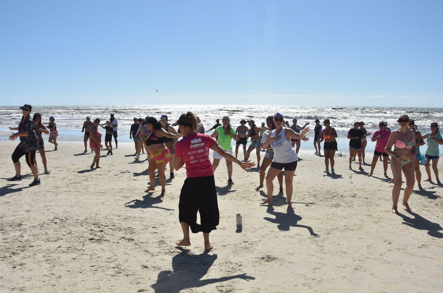 PREFEITURA DE IMBÉ OFERTA AULAS DE GINÁSTICA E CIRCUITO FUNCIONAL GRATUITOS NA PRAIA