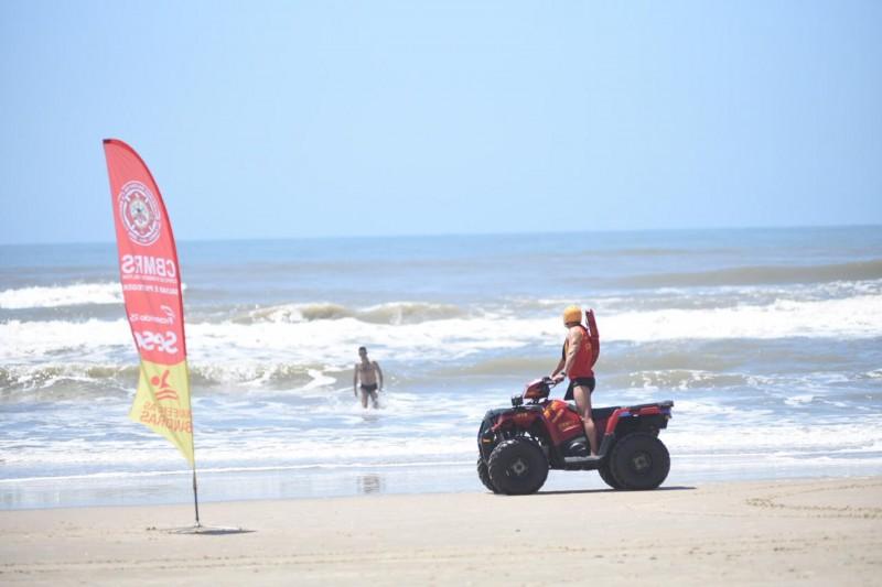 🛑 Salvamentos no mar batem recordes e já superam números do verão passado em apenas 30 dias
