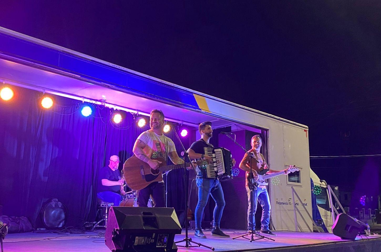 Shows de verão movimentaram o final de semana de Imbé