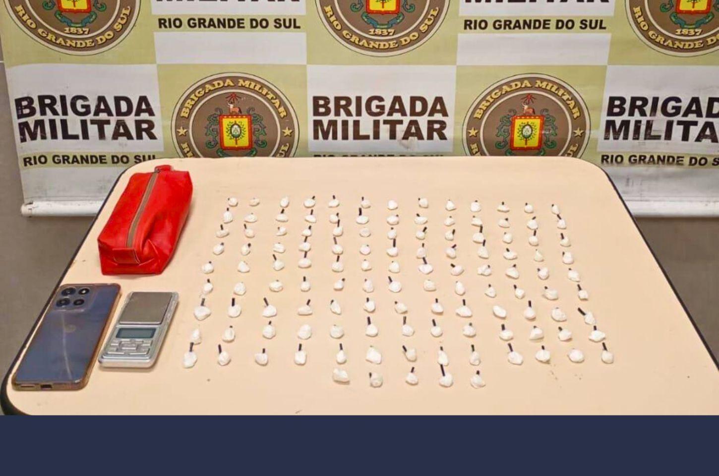 🚨 Tele-entrega de drogas termina em prisão e apreensão de carro em Capão Novo