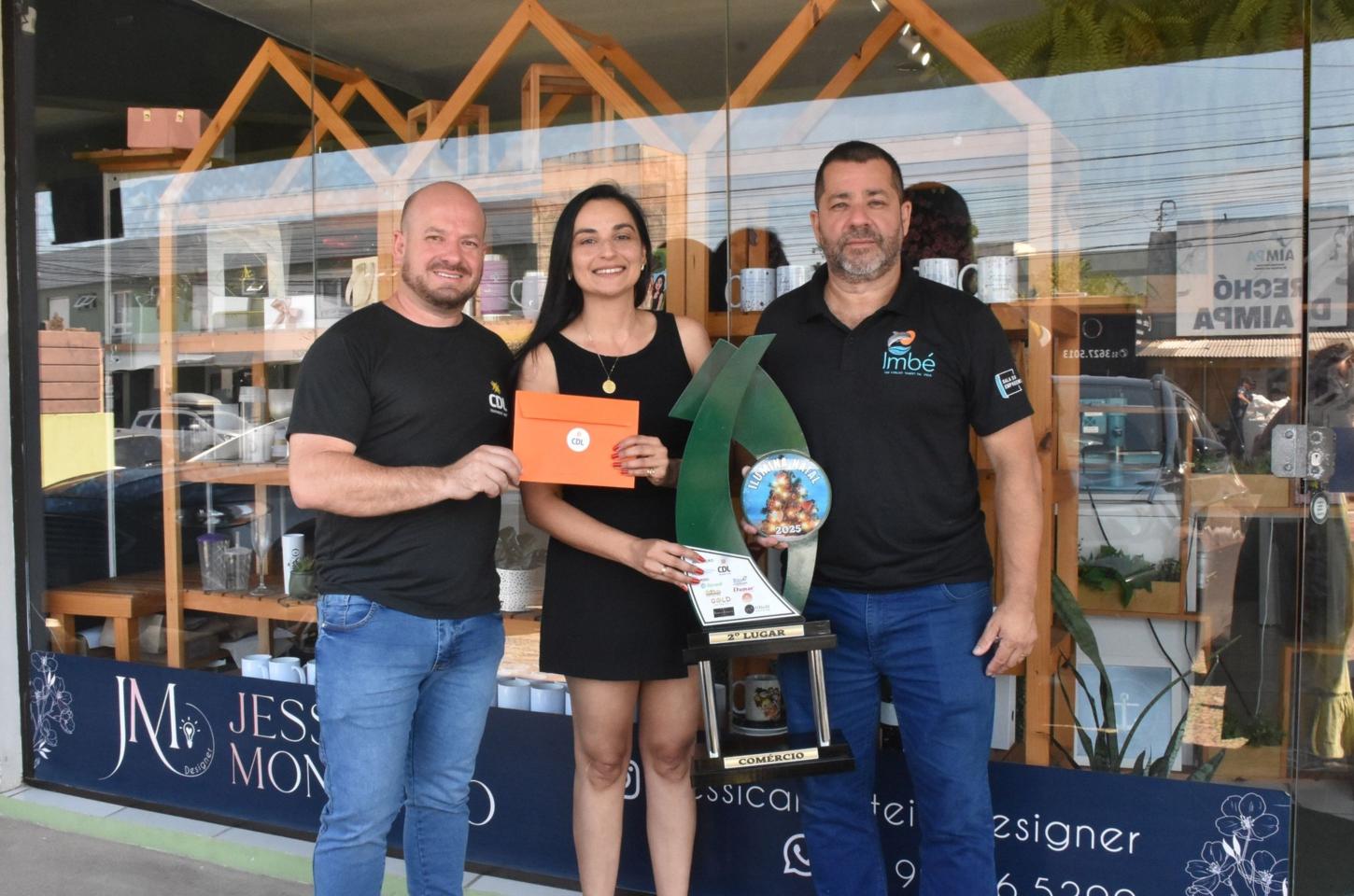 VENCEDORES DO 3º CONCURSO ILUMINA NATAL DE IMBÉ RECEBEM PREMIAÇÃO