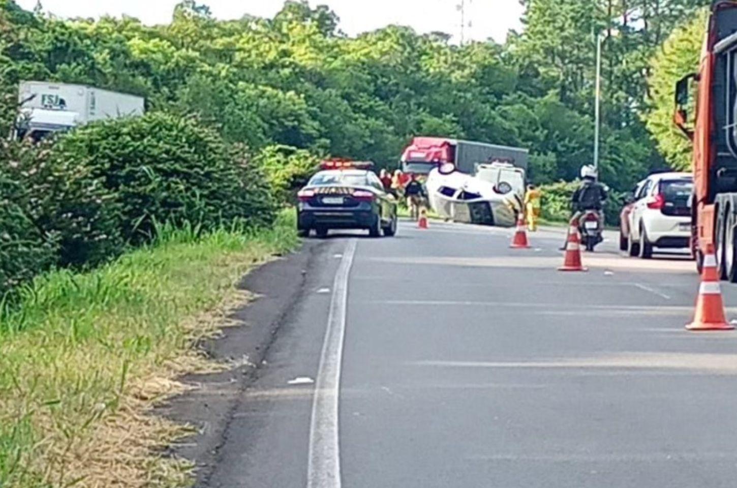 Acidente de trânsito deixa dois feridos na BR-101, em Osório