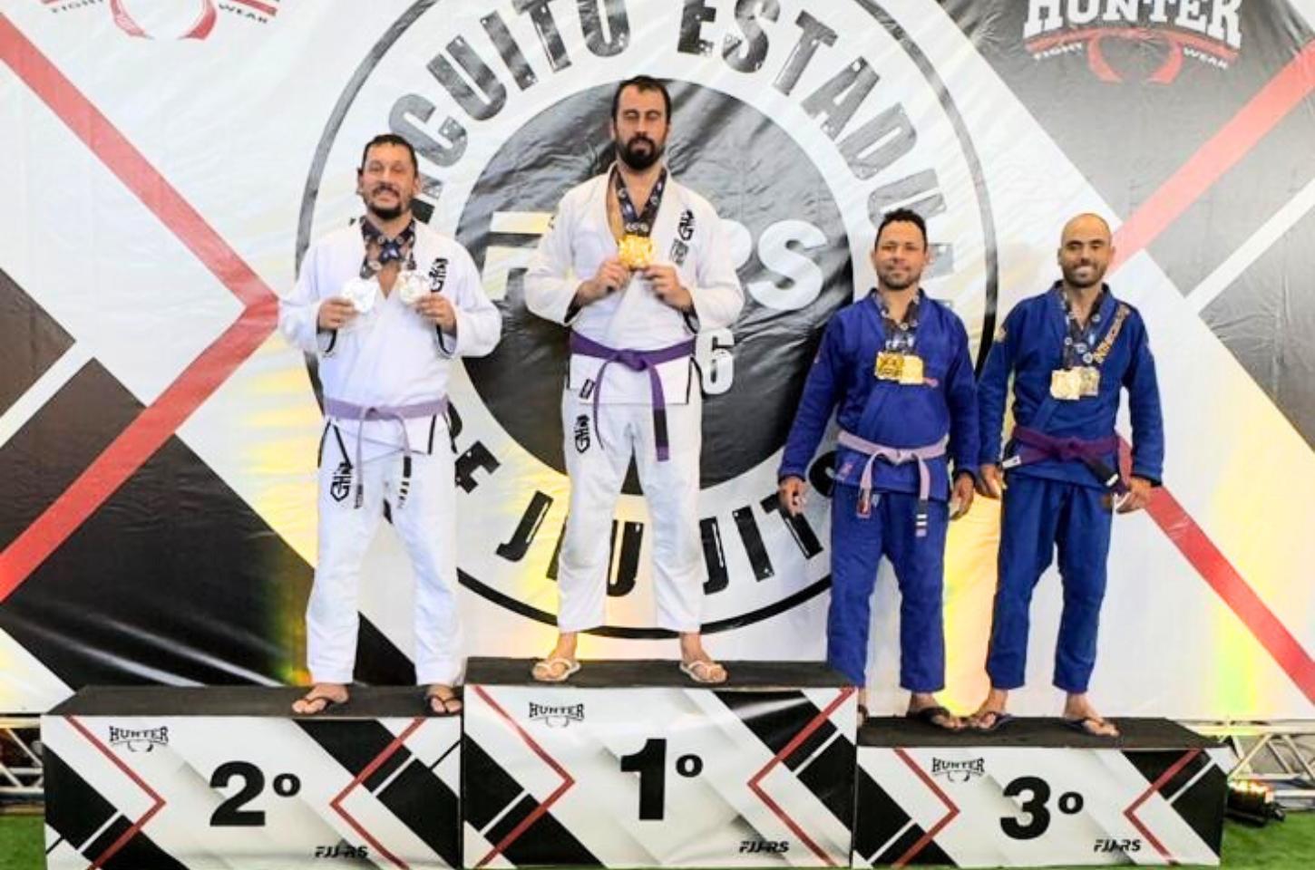 Atleta gaúcho conquista ouro e bronze em competição oficial de Jiu-Jitsu