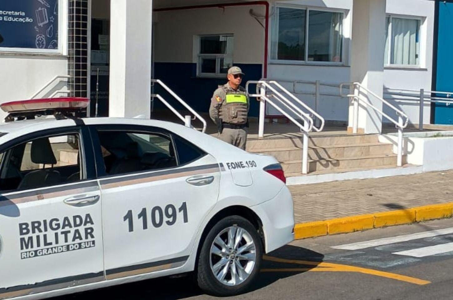 Brigada Militar realiza patrulhamento e encontro com equipes diretivas nas escolas de Imbé