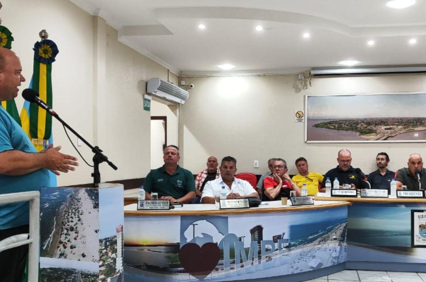 Prefeito Ique Vedovato defende ampliação da isenção da CIP para famílias de baixa renda em Imbé