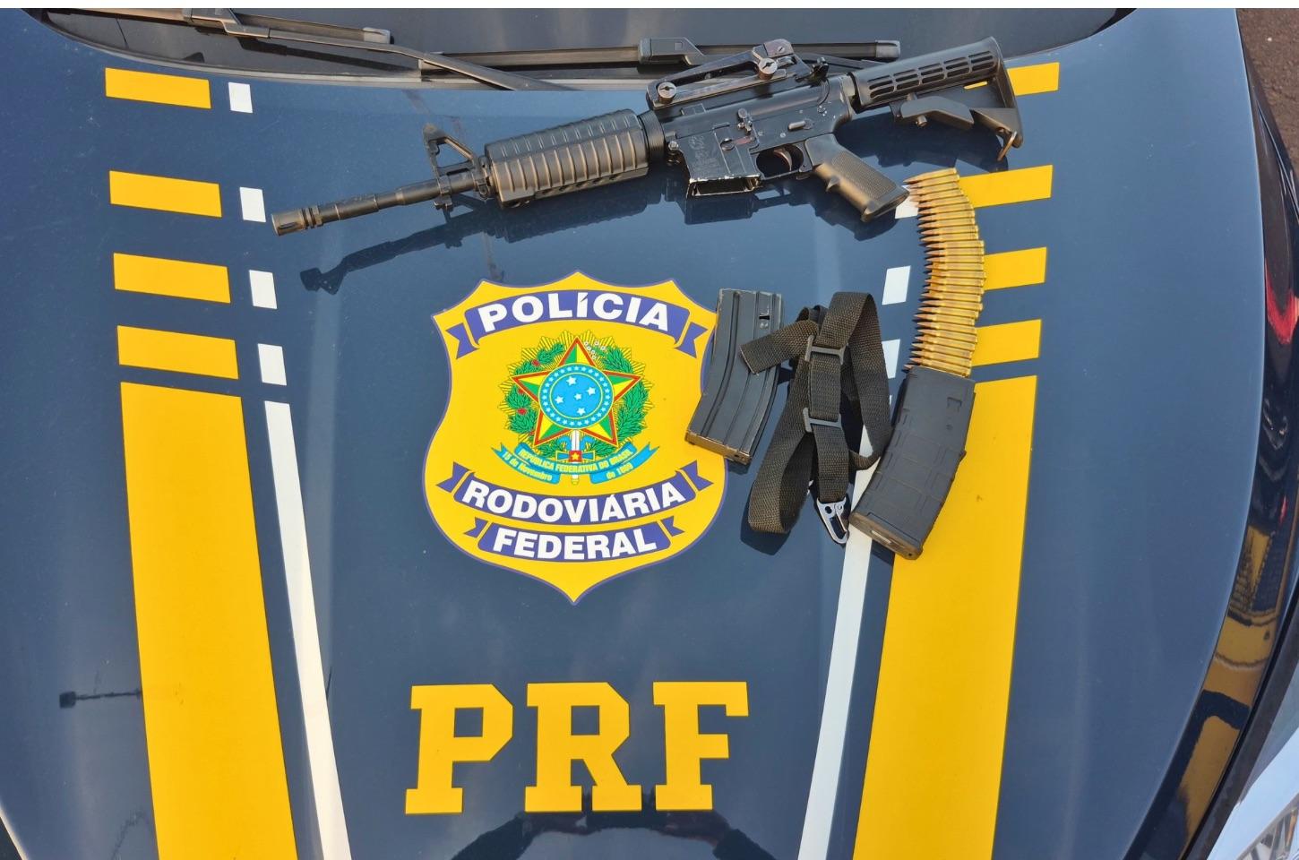 PRF prende homem com fuzil e munições em Torres