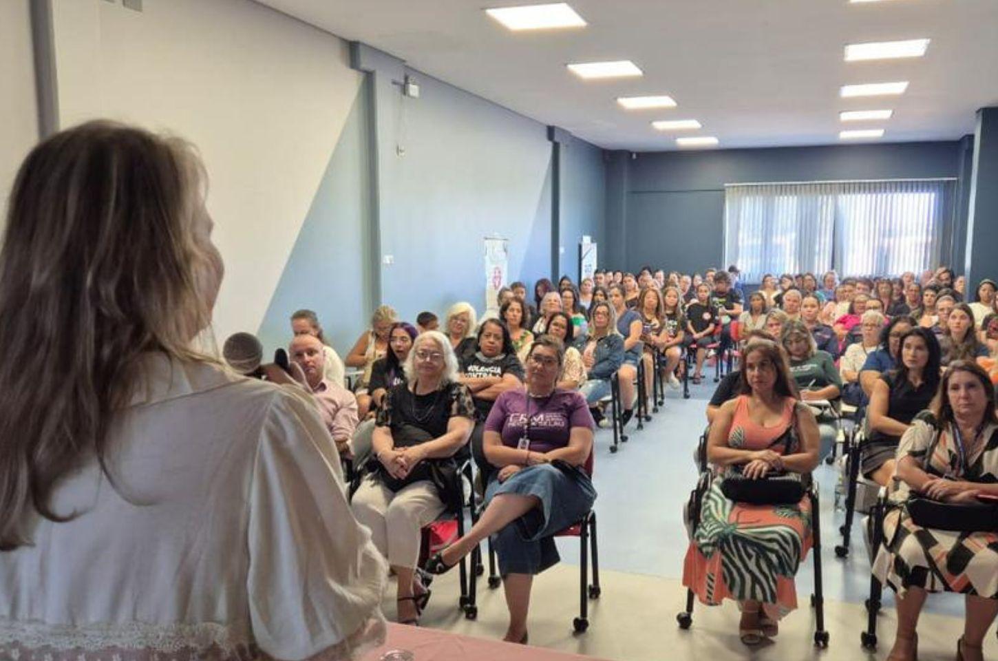 Torres recebe primeira capacitação deste ano do Projeto CAO na Estrada, de enfrentamento à violência contra mulher
