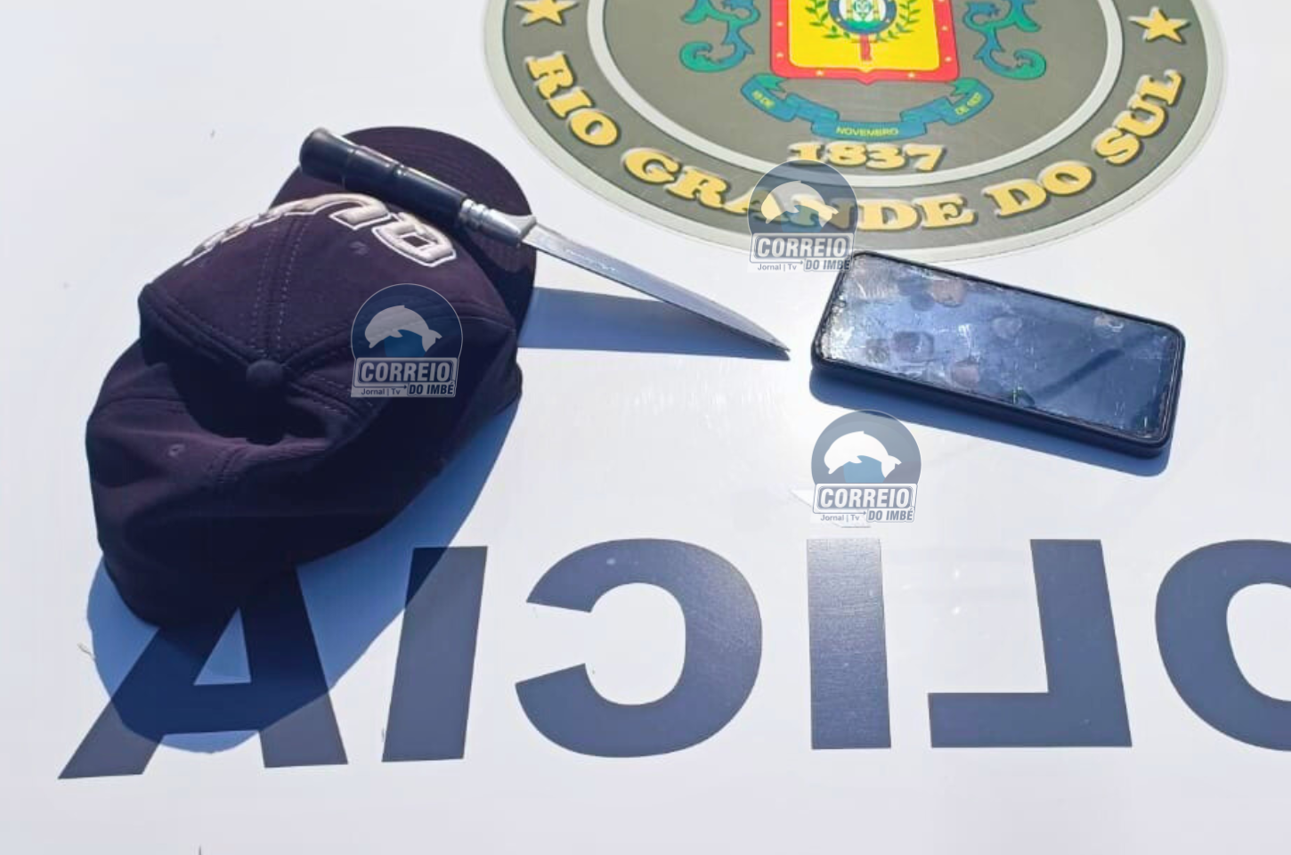 🚨 Assaltante armado com faca é preso após roubo a estudante em frente à escola em Capão da Canoa