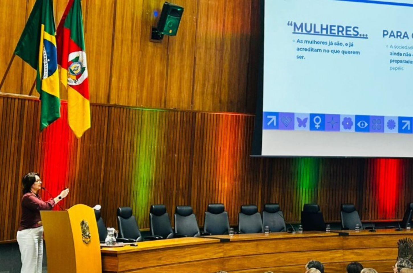 Encontro Estadual de Mulheres reúne municípios para fortalecer rede de proteção e qualificar identificação precoce de violência