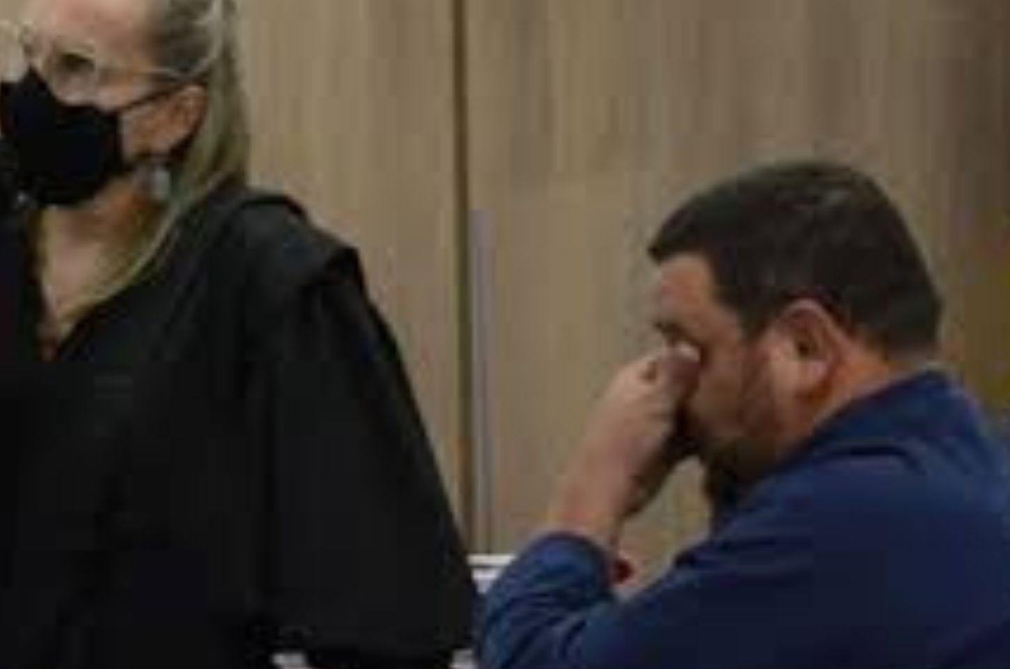 Justiça concede liberdade condicional a vocalista condenado por incêndio na Boate Kiss